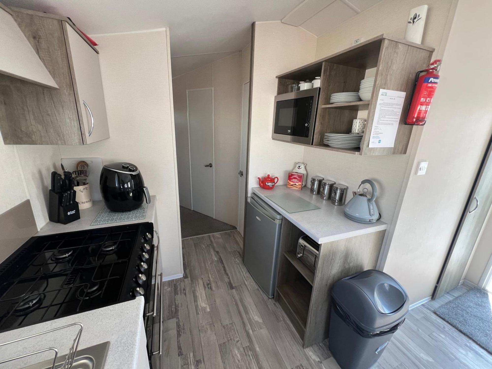 3 Bedroom Modern Caravan Sleeps Up To 8 밀롬 외부 사진