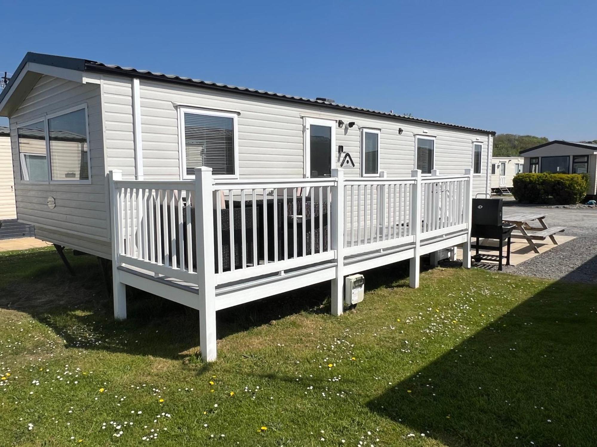 3 Bedroom Modern Caravan Sleeps Up To 8 밀롬 외부 사진